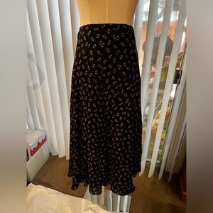 Jones New York Black & Cream plus size 18 pattern skirt.